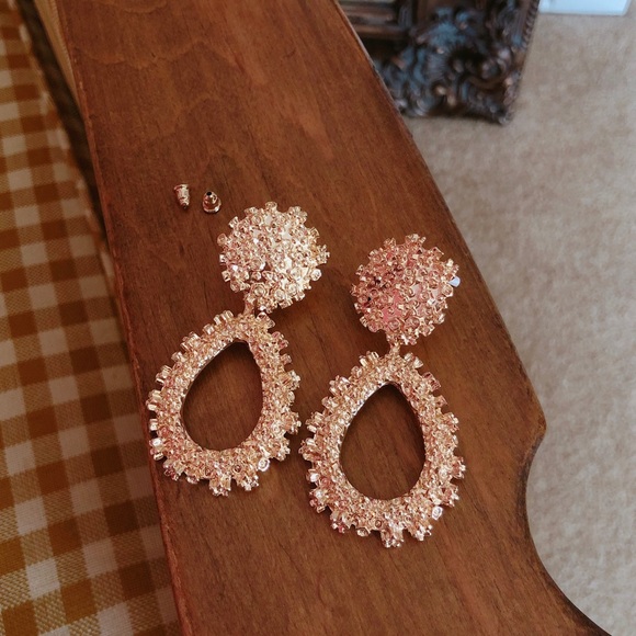 H&M Gold Chunky Statement Stud Drop Earring - Picture 4 of 9